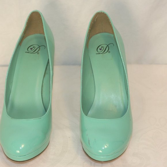 Mint Green Shoes - Picture 3 of 6